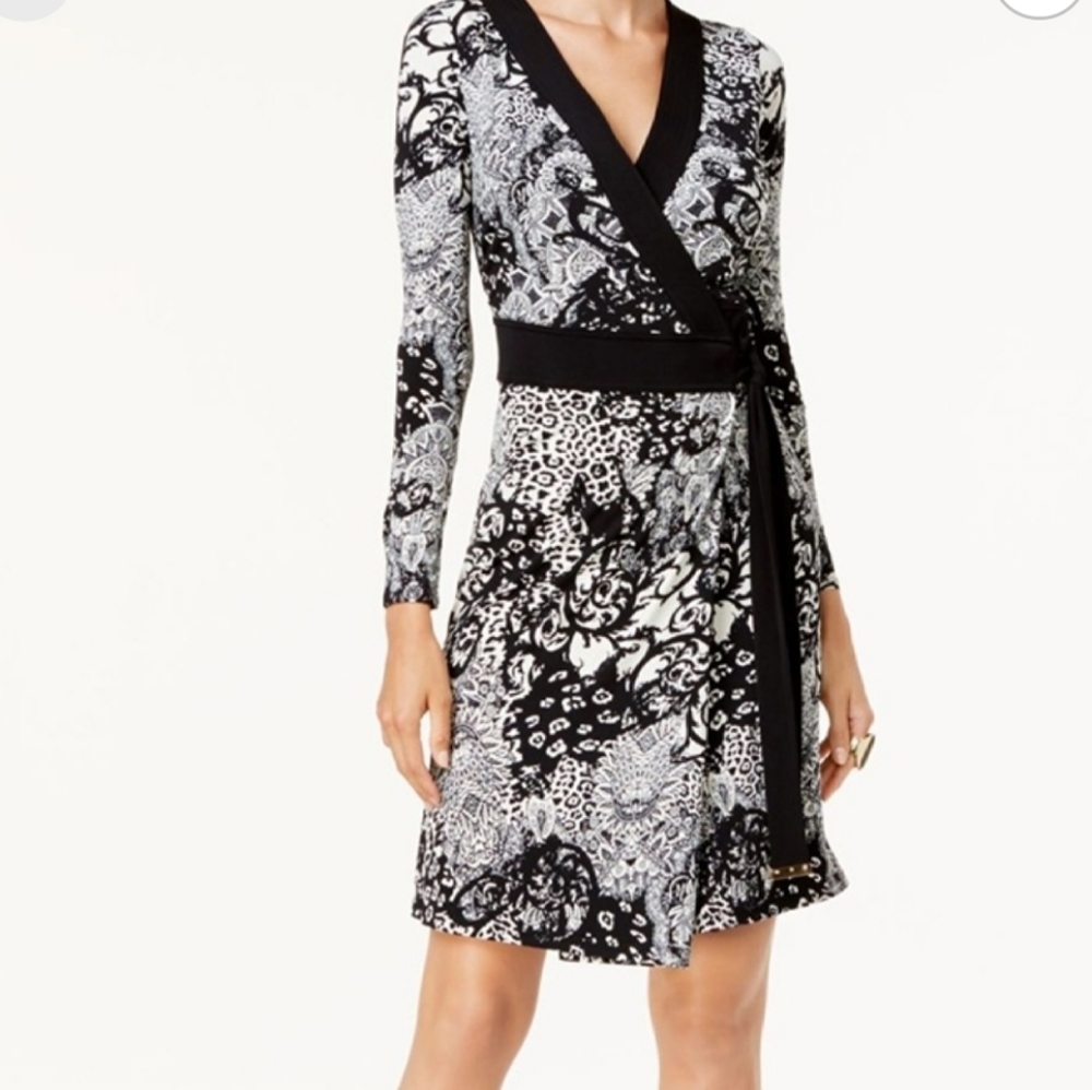 Thalia Sodi floral wrap dress NWT